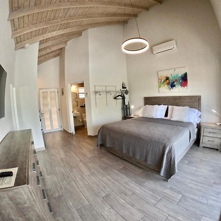 The Moxy Hotell English Harbour Exteriör bild