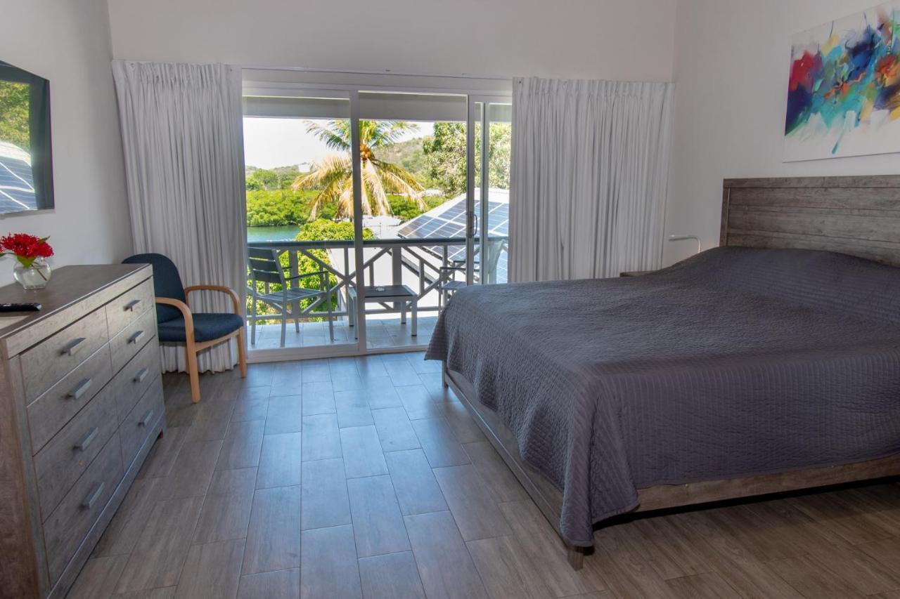 The Moxy Hotell English Harbour Exteriör bild