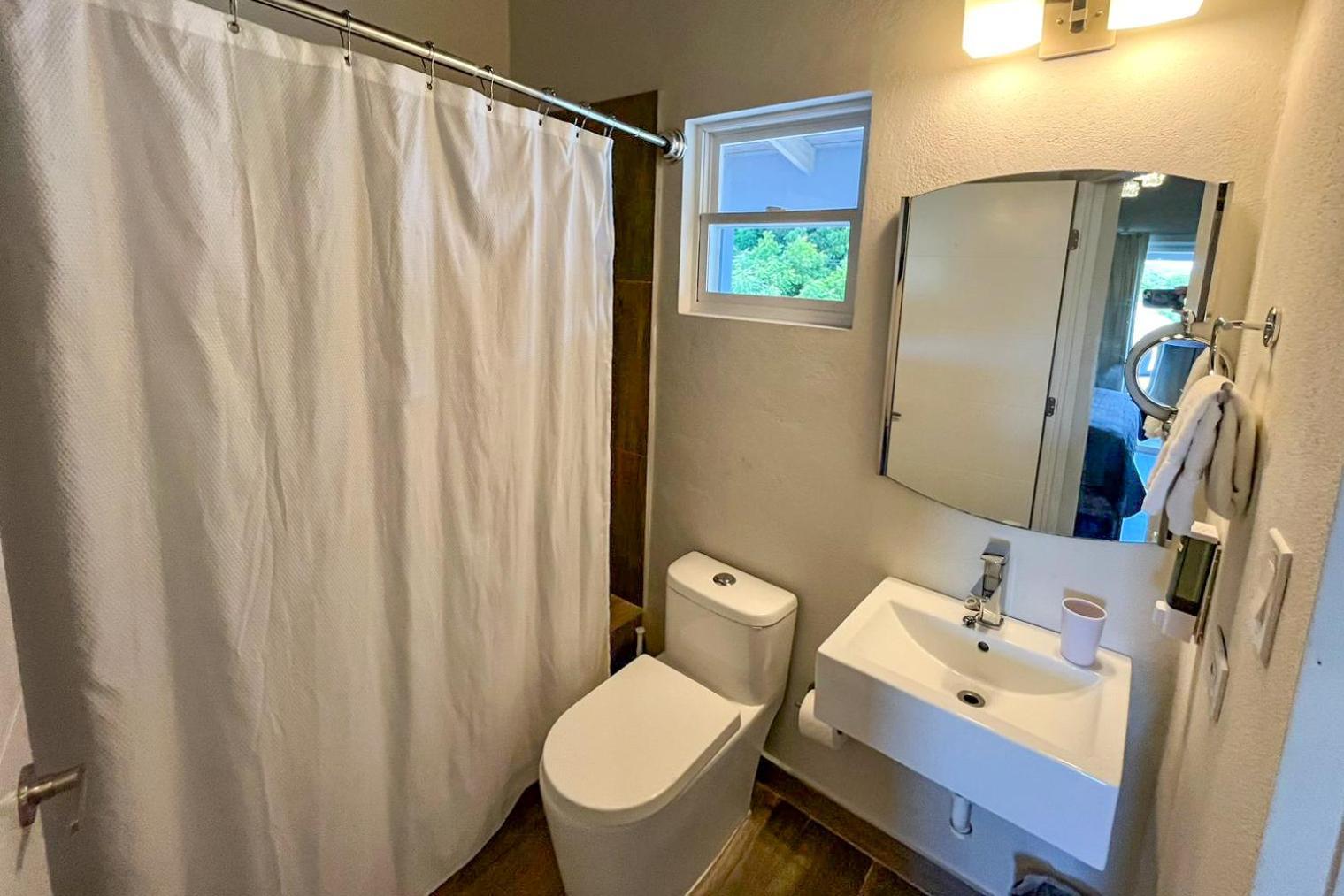 The Moxy Hotell English Harbour Exteriör bild